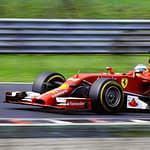 Vettel holt seinen 50 Sieg im Formel 1 Cockpit