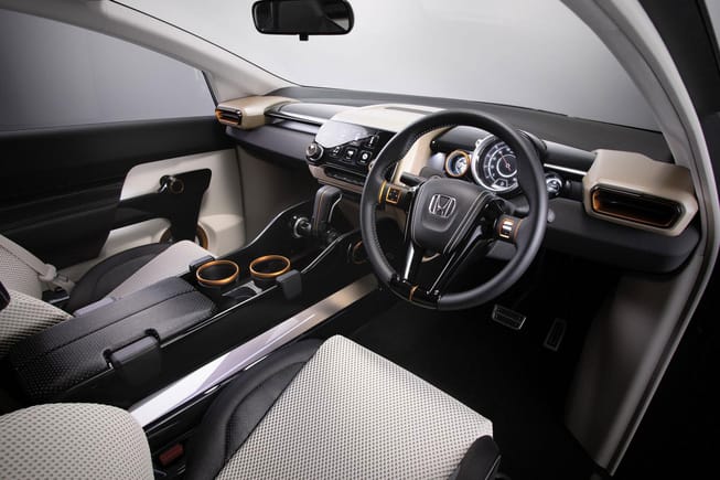innenraum-honda-Vision-XS-1